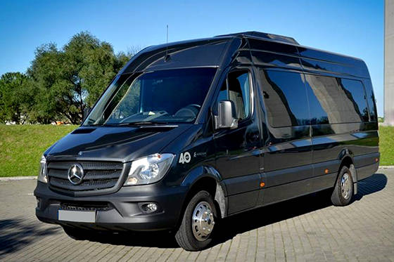 Long-term rental of minibuses with buy-back option in Europe
